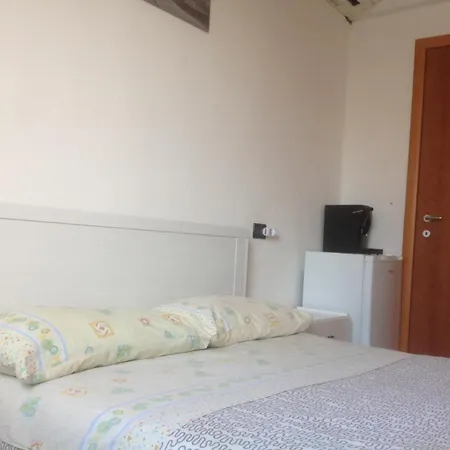 Girasole فندق مبيت وإفطار إيمولا